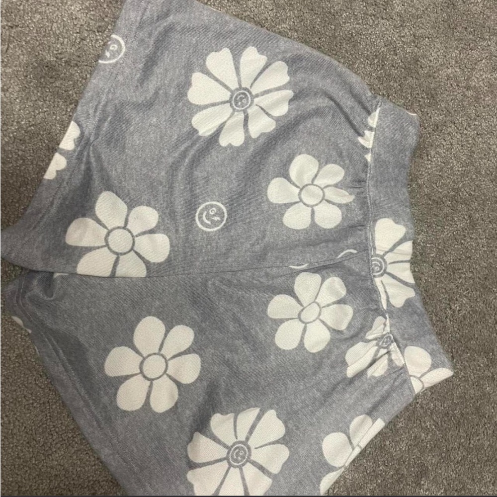 Gilly Hicks Light Gray Daisy Lounge Shorts